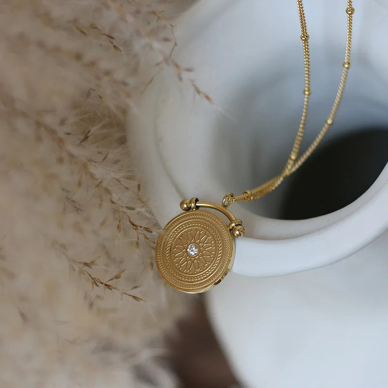 Alice Necklace
