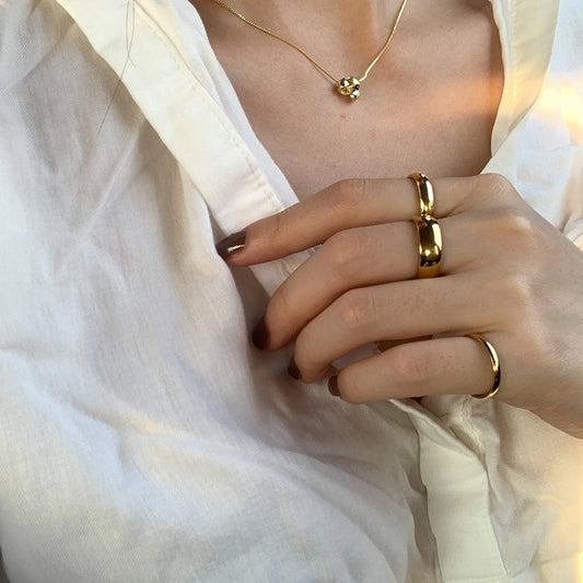 Momento Mary ring